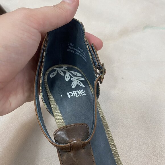 ⭐ 3/$15 Vintage Y2K Pink Studio Size 7.5 Brown Floral Leather Button Heels - Picture 9 of 9